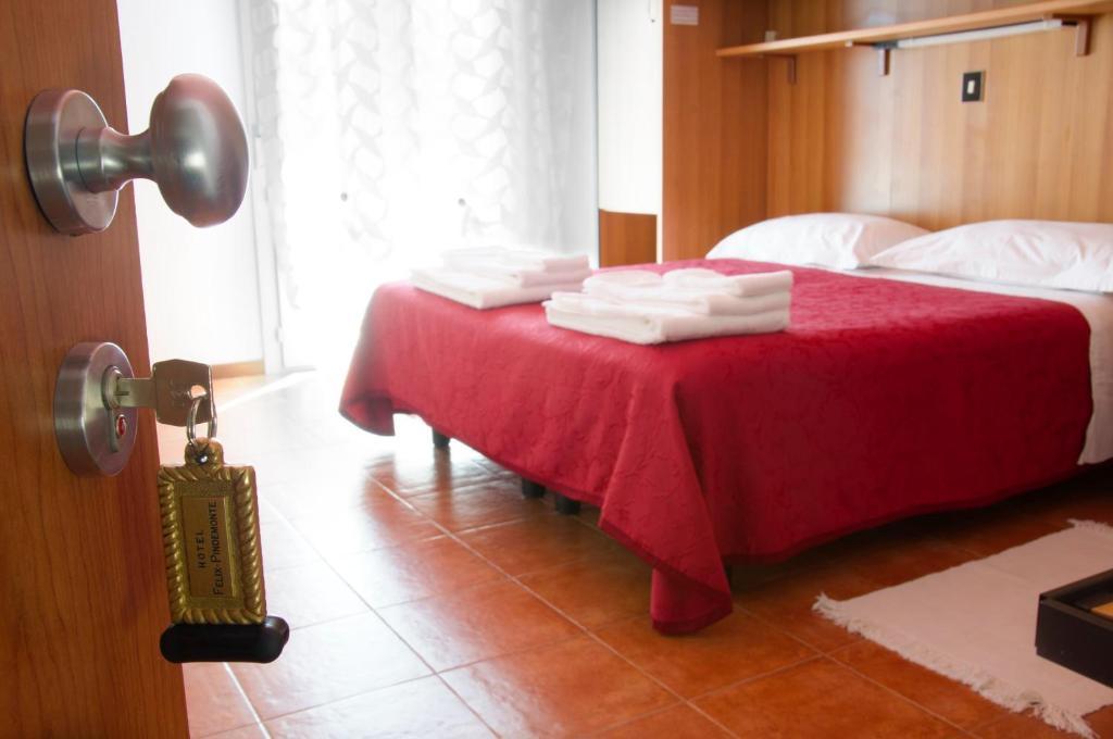 Hotel Felix Pindemonte Лидо-ди-Езоло Номер фото